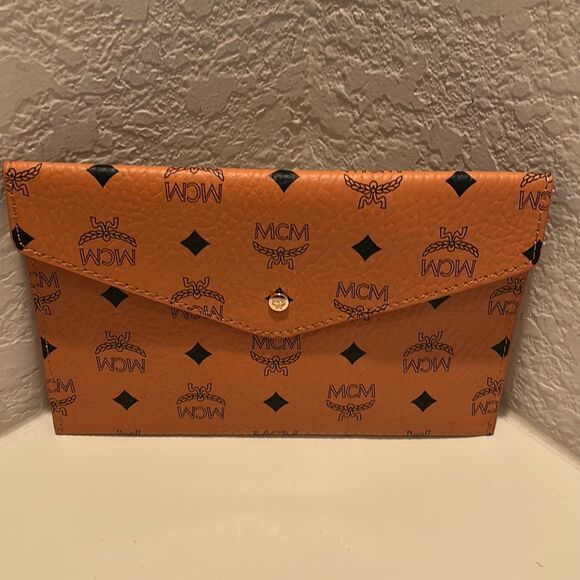 MCM Foldover Flap Envelope Clutch Orange Tan Black Logo Print AOP Pouch Bag NEW - Picture 1 of 9